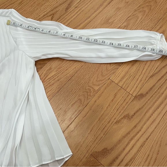 Vince Chevron Pleated Blouse Optic White - Picture 12 of 12